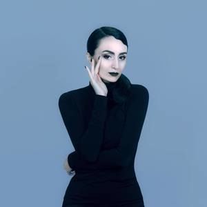 Meet your Posher, Newsha